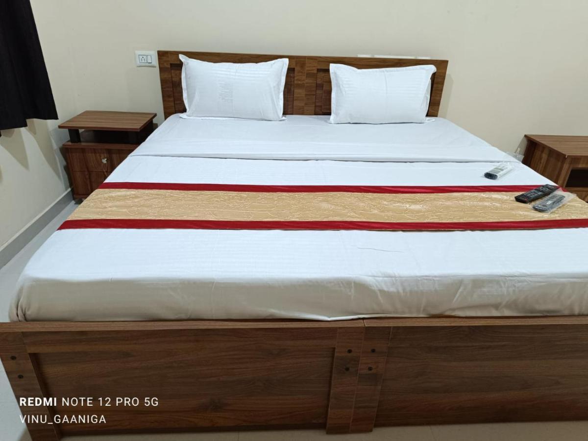 Premier Inn Lodge Мангалор Экстерьер фото