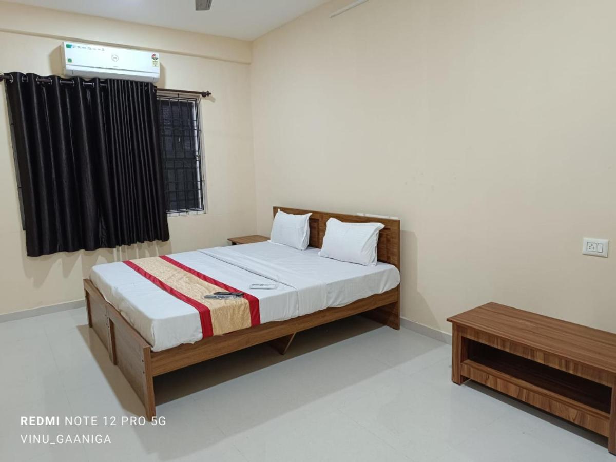 Premier Inn Lodge Мангалор Экстерьер фото