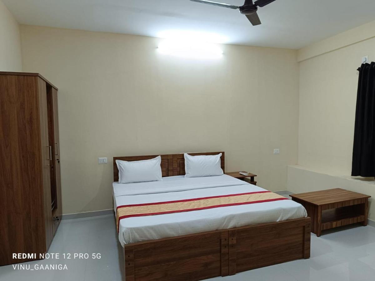 Premier Inn Lodge Мангалор Экстерьер фото